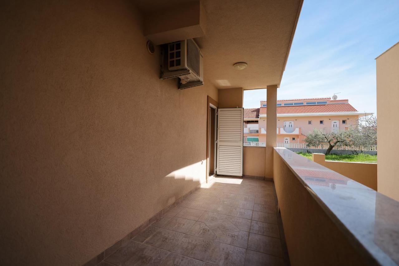 Apartments Skara Bibinje Exterior photo