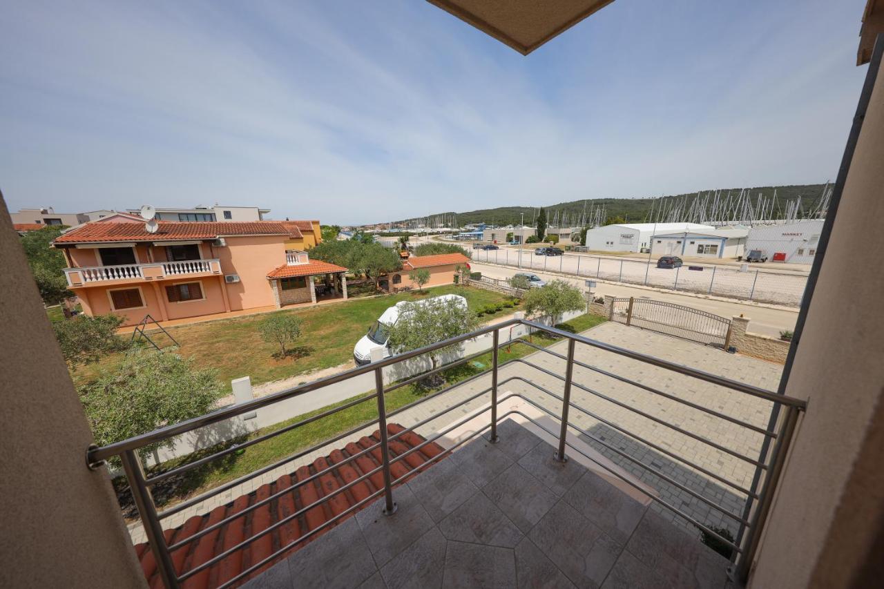Apartments Skara Bibinje Exterior photo